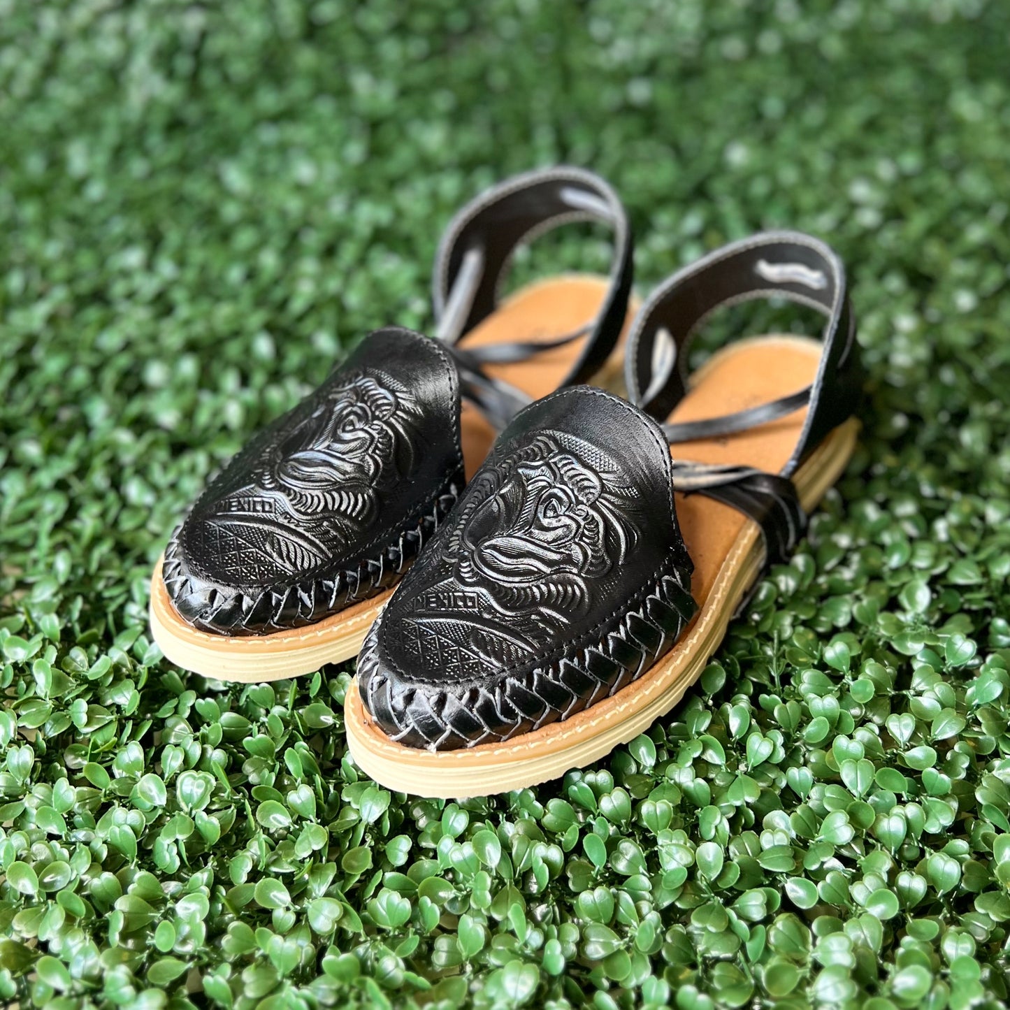 MIA HUARACHE