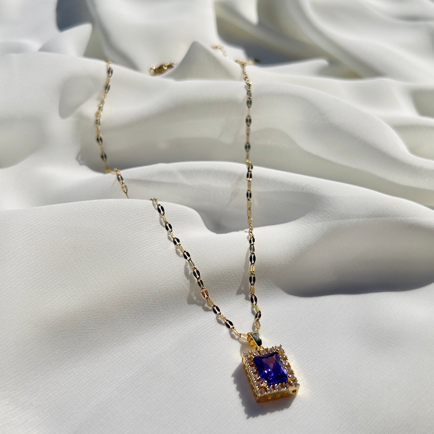 Elegant Violet Cubic Zirconia Necklace