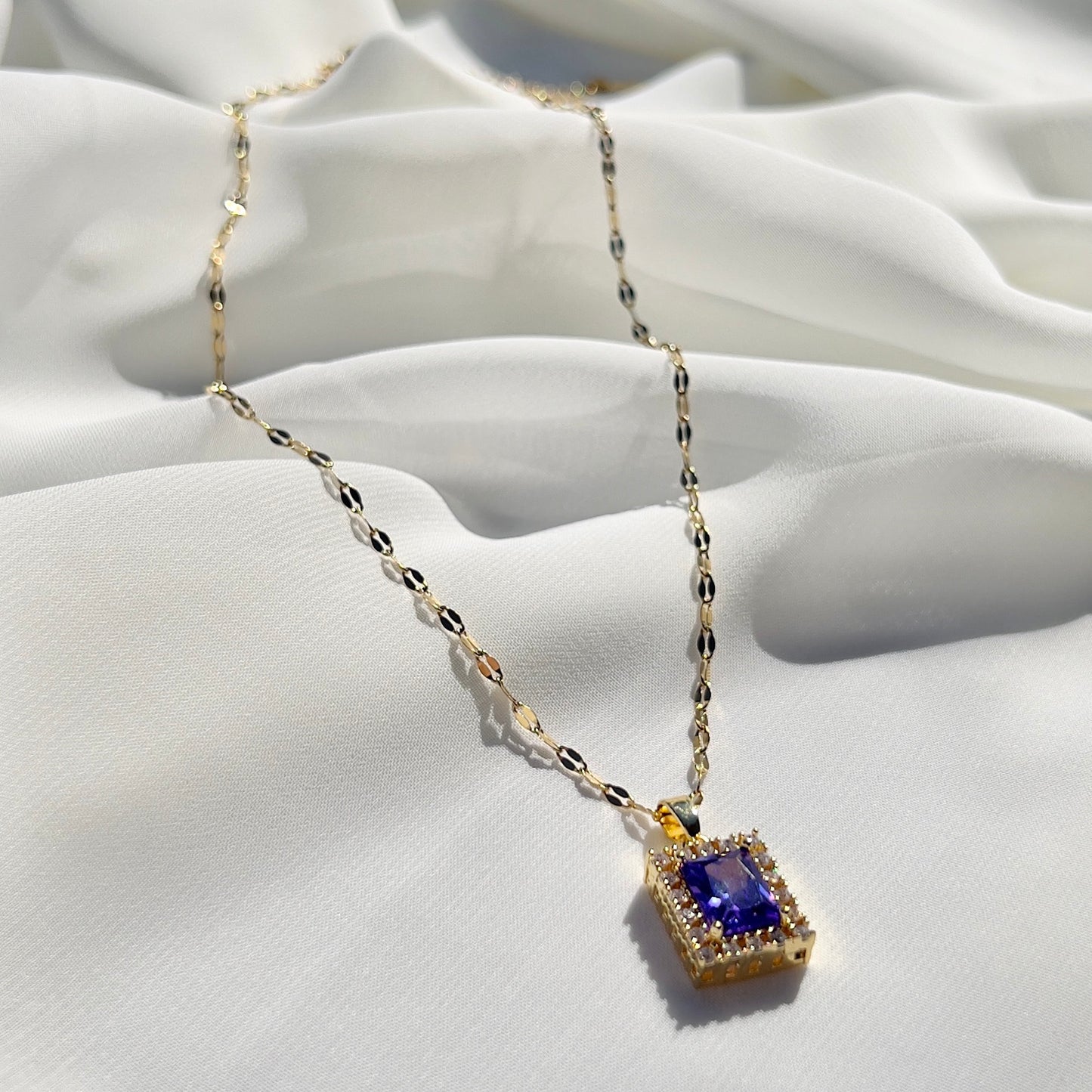 Elegant Violet Cubic Zirconia Necklace